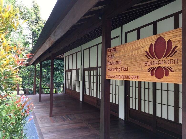 Hotel Suarapura Resort & Spa