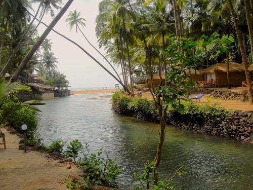 Hotel Krishna Paradise Beach Resort