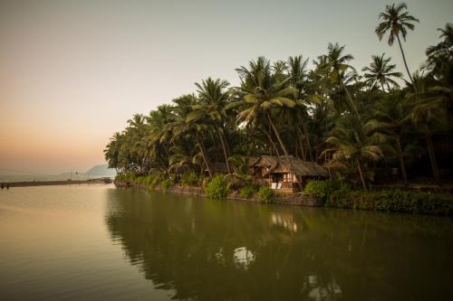 Hotel Krishna Paradise Beach Resort