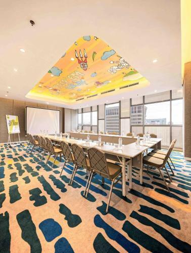 Yello Hotel Harmoni