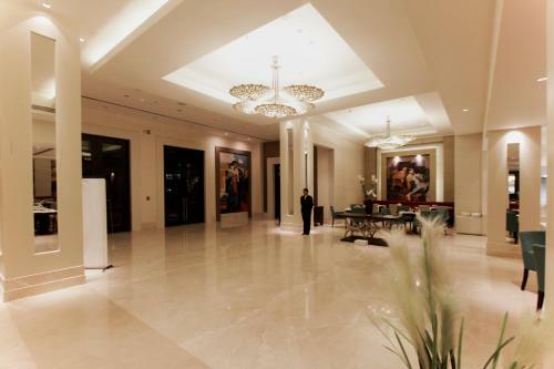 Hotel Lemon Tree Premier, Leisure Valley 2, Gurugram