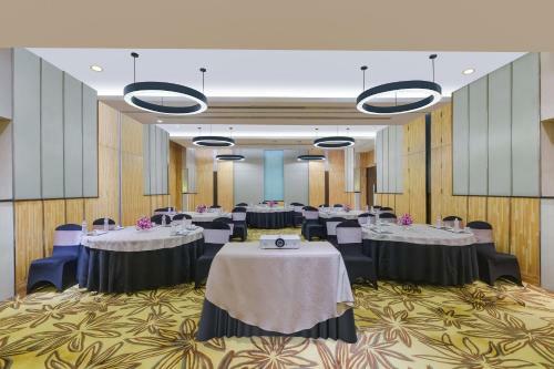 Hotel Courtyard By Marriott Gurugram Downtown