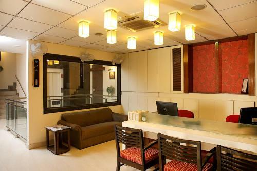 Hostal Ahuja Residency - Jcm 77, Dlf Phase -2