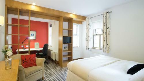 Hostal Brennan Court Guest Accommodation