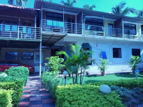Hostal Avelina Guest House