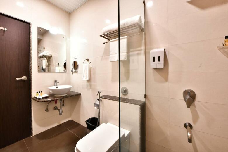 Hotel Vits Sagar Plaza, Pune Chakan