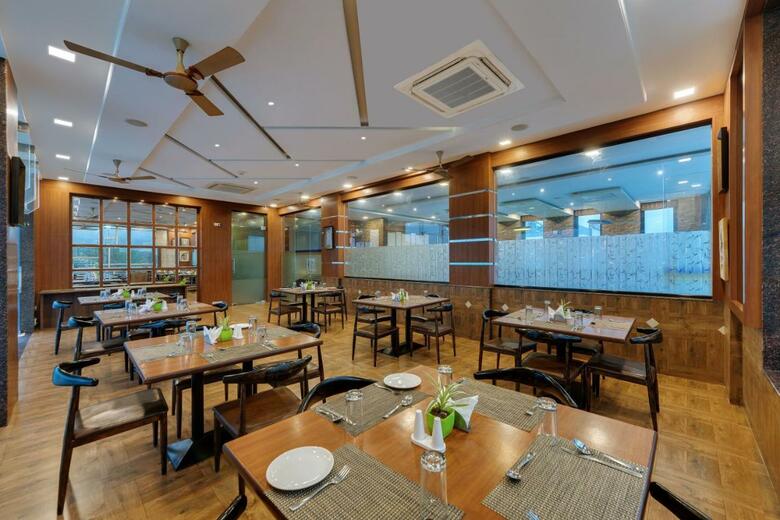 Hotel Vits Sagar Plaza, Pune Chakan