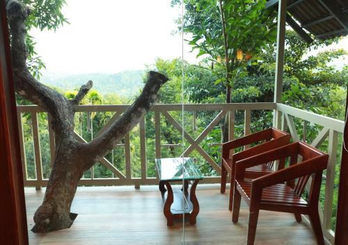 Hotel Woodrose Resort