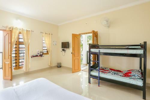Hotel Woodrose Resort