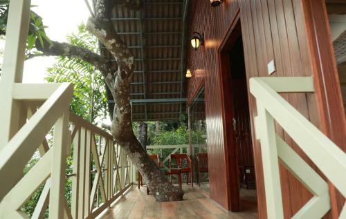 Hotel Woodrose Resort
