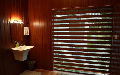 Hotel Woodrose Resort