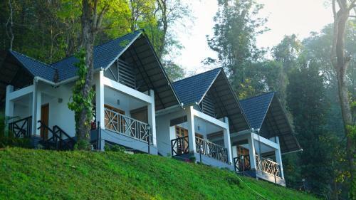 Hotel Woodrose Resort