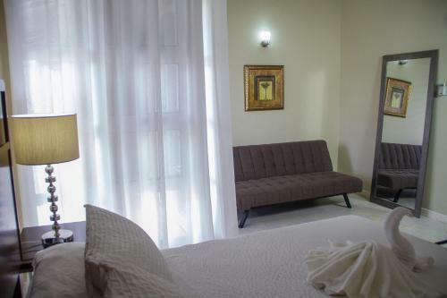 Two Bedroom Apartment In Kingston