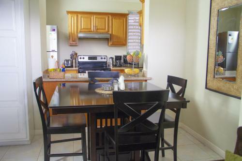 Two Bedroom Apartment In Kingston