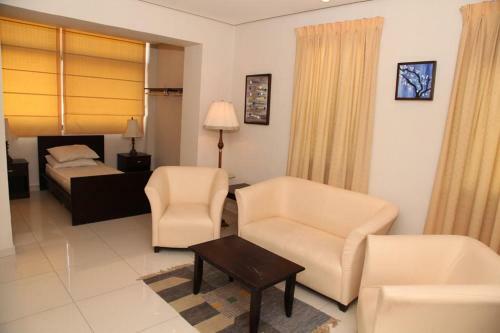 Al Qaderi Apartment Hotel