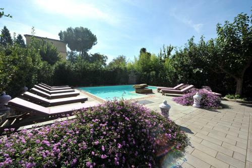 Hostal Residenza Villa Titina