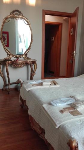 Hostal La Corte Room & Breakfast