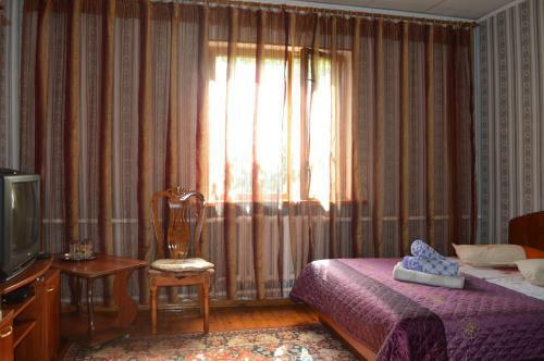 Hostal Lotos Guest House