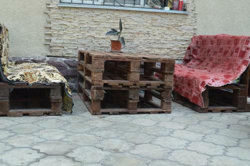 Hostal Lotos Guest House