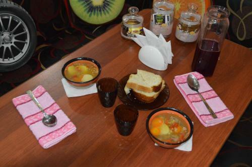 Hostal Lotos Guest House