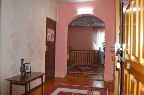 Hostal Lotos Guest House
