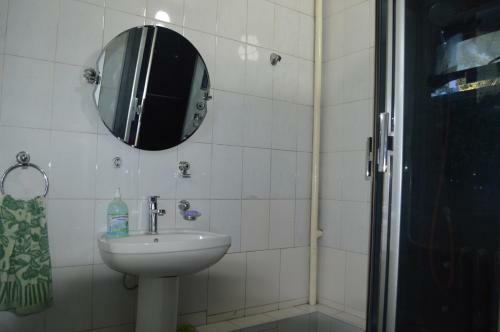 Hostal Lotos Guest House
