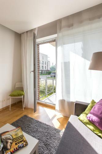 White And Bright Apartment Near Downtown