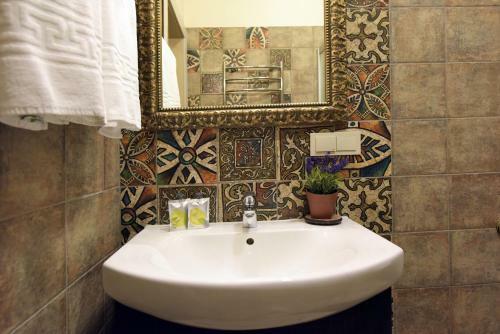 Hostal Kubu Guest House