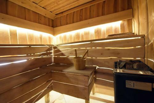 Hostal Kubu Guest House