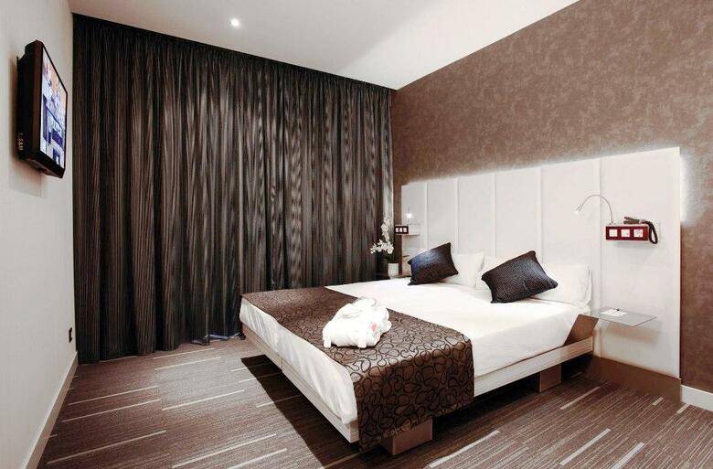 Hotel Petit Palace Santa Barbara