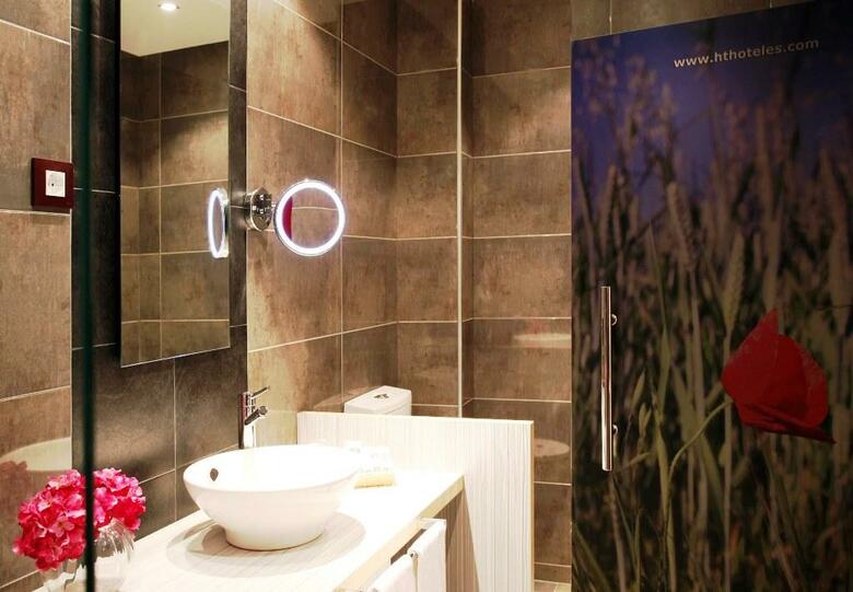 Hotel Petit Palace Santa Barbara