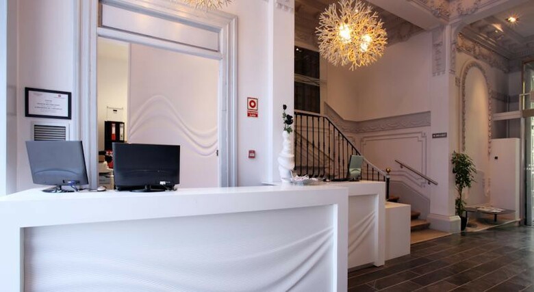 Hotel Petit Palace Santa Barbara