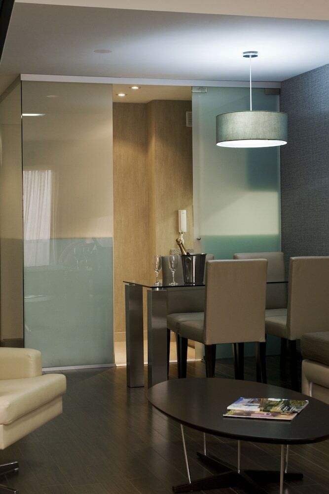 Hotel Ayres De Recoleta Plaza
