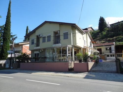 Hostal Kn Studio