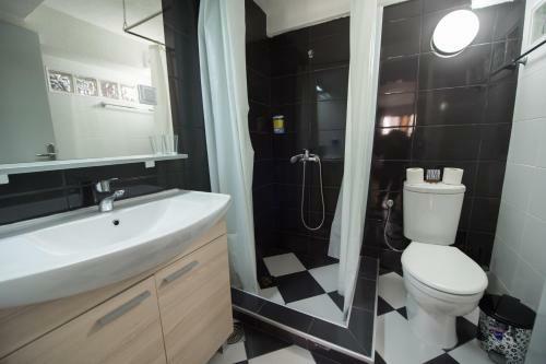 Theatre Apartments