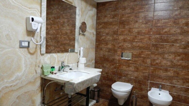 Atlas City Center Hotel