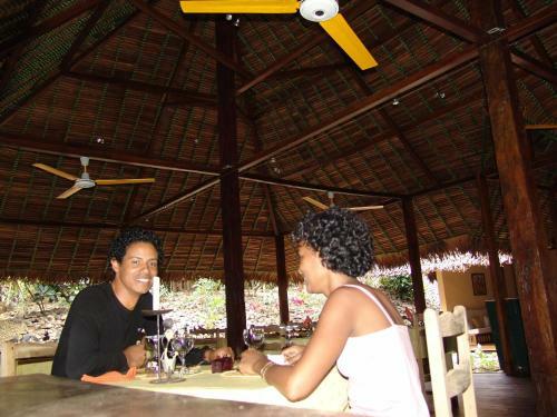 Hotel Les Bungalows D'ambonara