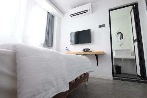 White Loft Hotel