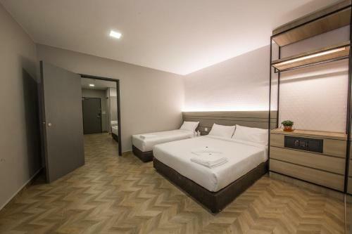Worldview Grand Hotel