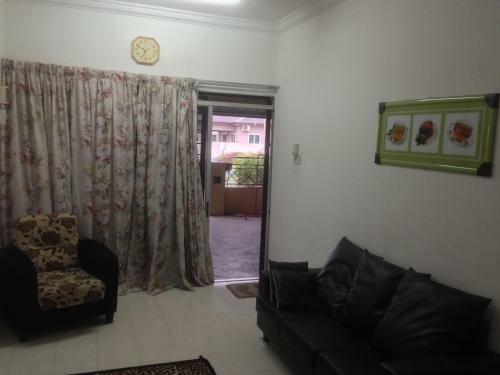 Homestay Husna Ipoh Station 18