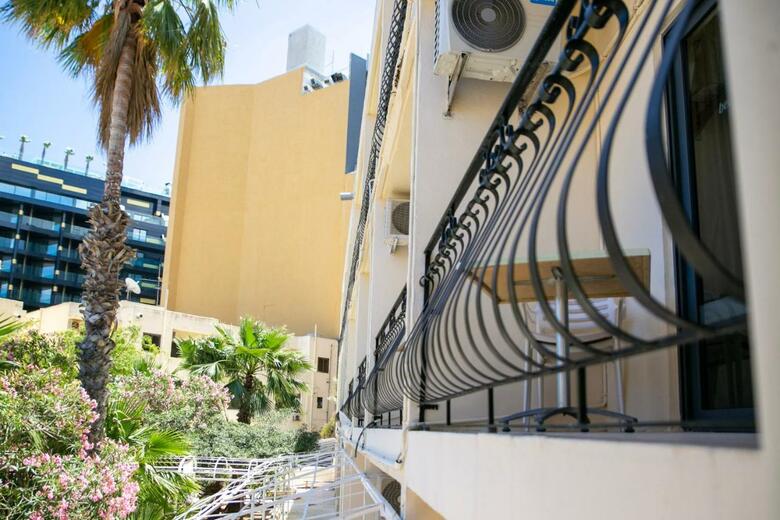 Beach Garden Hotel