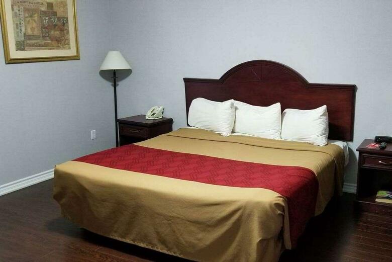 Hotel Econo Lodge Aeroport