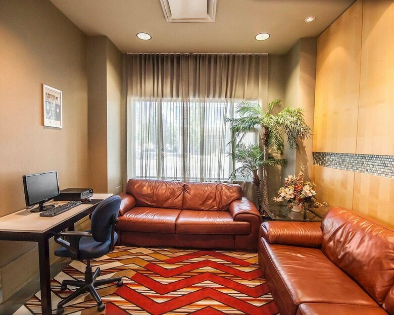 Quality Hotel Airport South