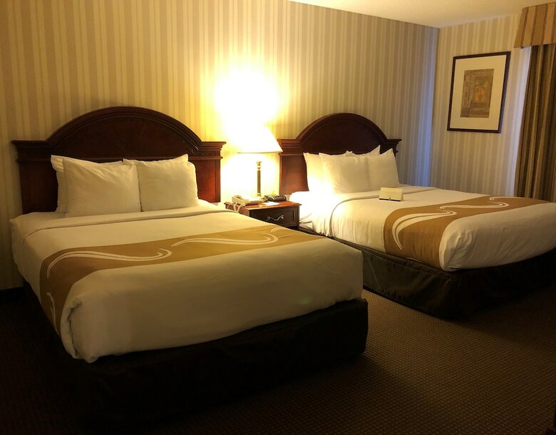 Quality Hotel & Suites Woodstock