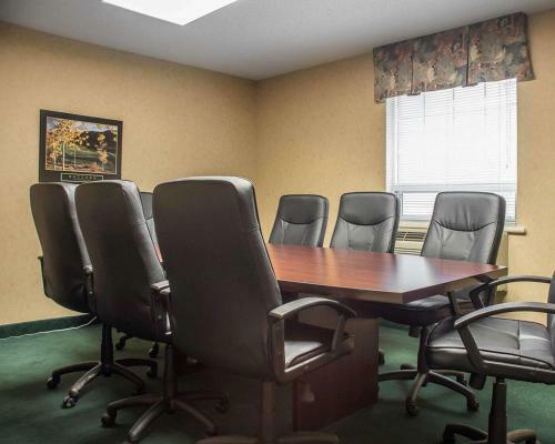 Quality Hotel & Suites Woodstock