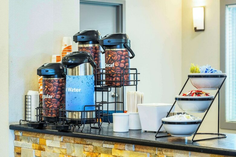 Hotel Comfort Inn And Suites