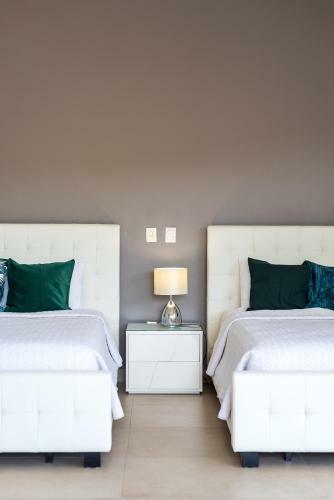 Casa Ave, Luxury & Resort Living