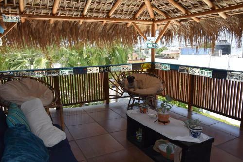 Hostal Leo's Baja Oasis