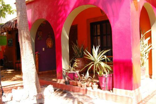 Hostal Leo's Baja Oasis