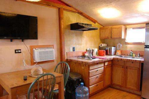 Hostal Leo's Baja Oasis